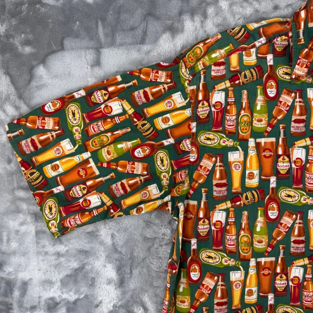 Shelter Island Outfitters Beer Bottle Print Shirt Mens Medium Green Festival M